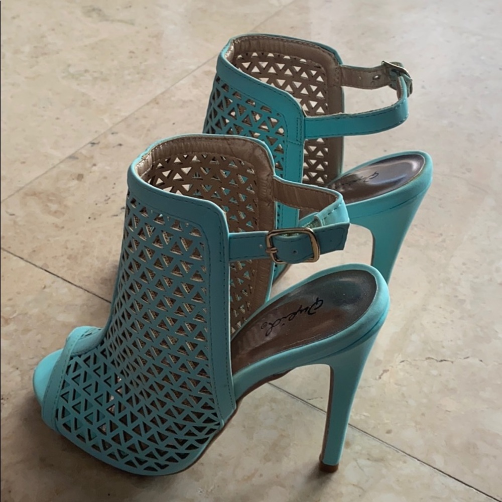 Mint Heels - Picture 7 of 13